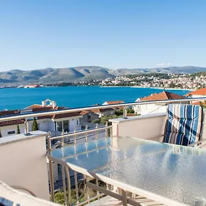 apartment-aba.hotels-in-trogir.com/